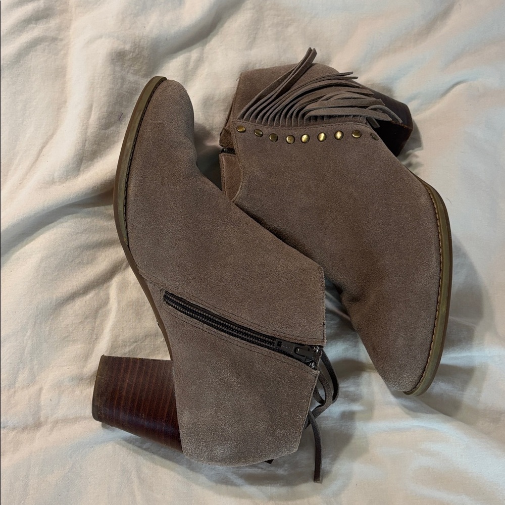 Vionic Faros Fringe Booties Heeled Ankle Booties Suede Womens 9.5 Tan Beige - Picture 2 of 9